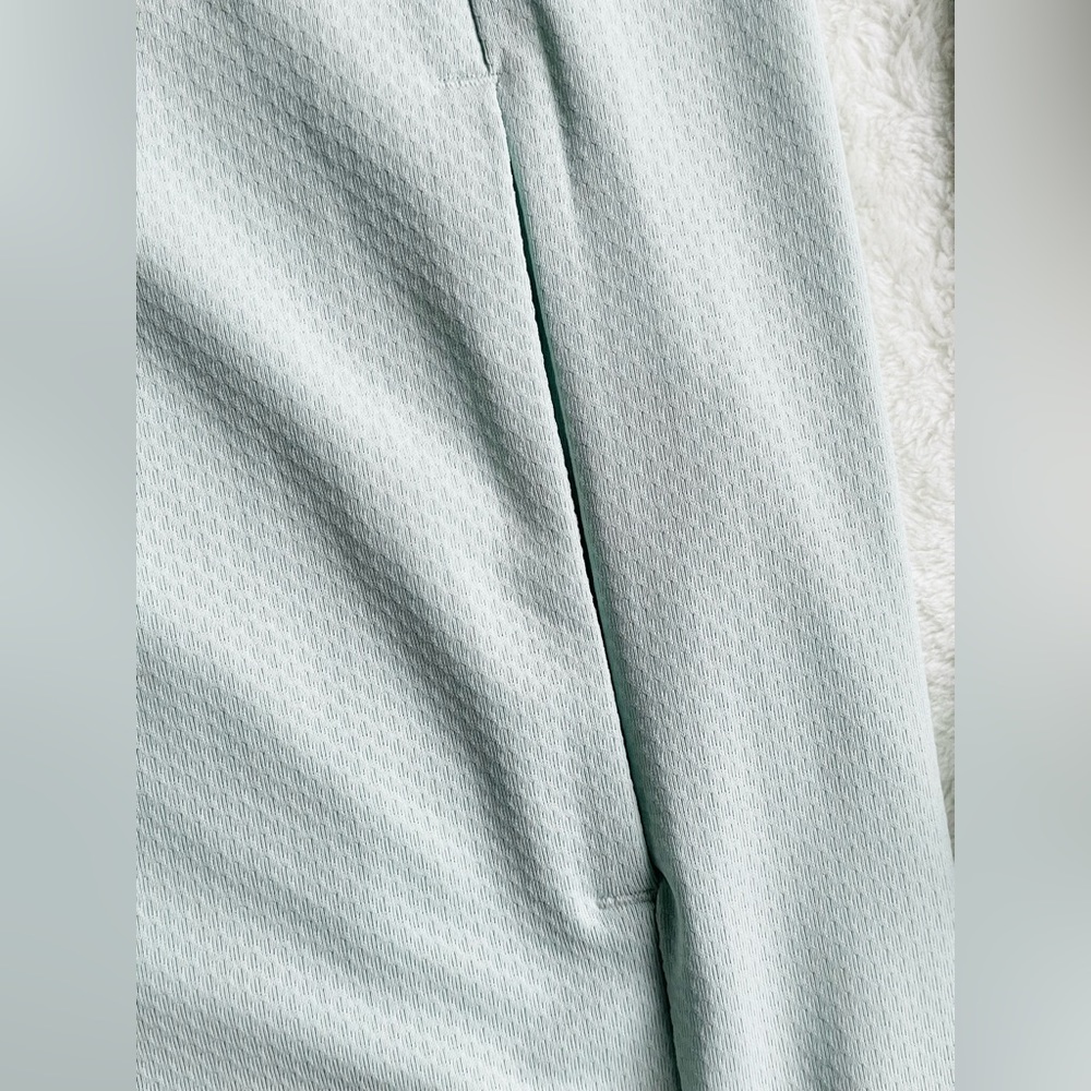 UNIQLO girl’s zip hoodie - Picture 5 of 9